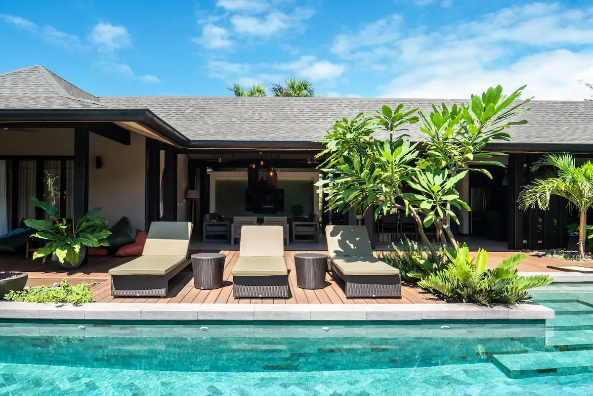 Outdoor lounge by the pool