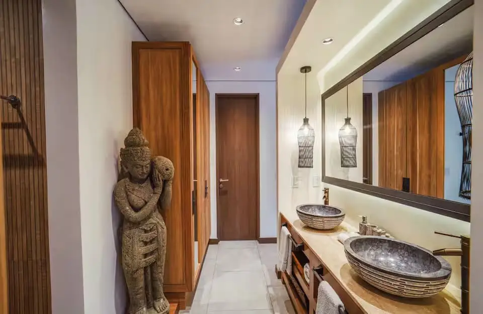 Bedroom Two en-suite bathroom